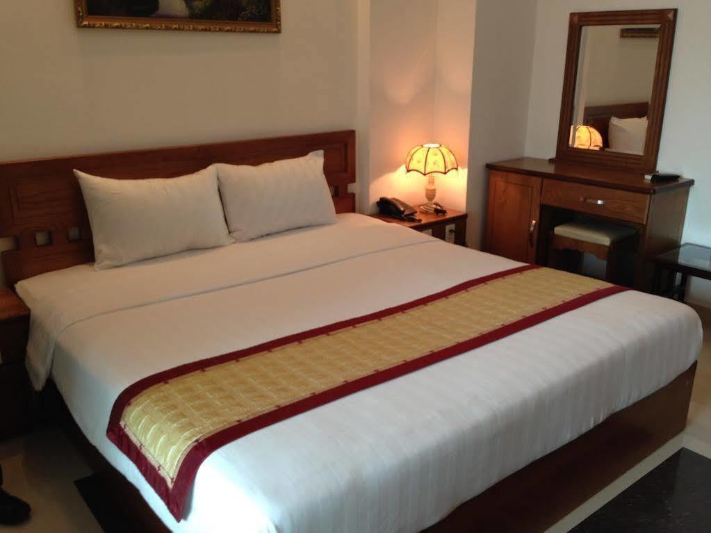 Nam Son Hotel Ho Chi Minh City Exterior photo